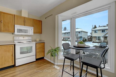 Photo 14 at 47 Mcdermot Court, Katimavik, Kanata