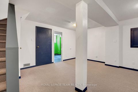 Photo 32 at 47 Mcdermot Court, Katimavik, Kanata