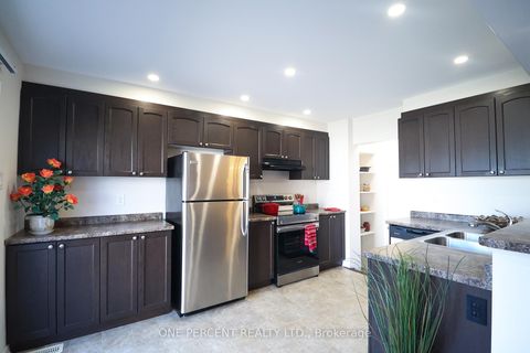 Photo 6 at 901 Fameflower Street, Nepean (Half Moon Bay), Ottawa