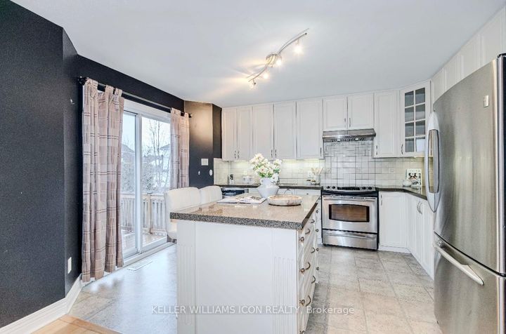 Photo 14 at 40 Huntcliff Place, Nepean (Strandherd), Ottawa