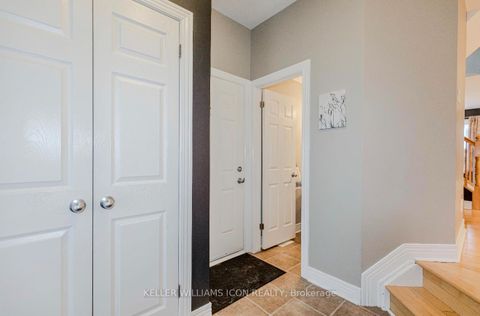Photo 2 at 40 Huntcliff Place, Nepean (Strandherd), Ottawa