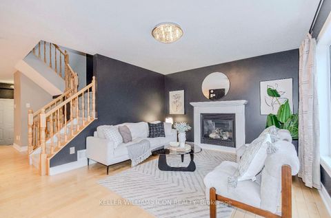 Photo 12 at 40 Huntcliff Place, Nepean (Strandherd), Ottawa