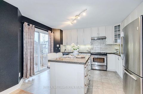 Photo 14 at 40 Huntcliff Place, Nepean (Strandherd), Ottawa