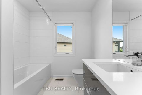 Photo 36 at 250 Sunnyridge Crescent, Emerald Meadows/Trailwest, Kanata