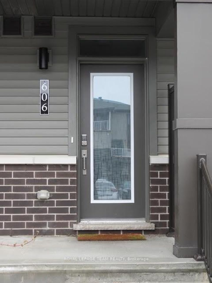 Photo 1 at 606 Lillian Freiman Private, Nepean (Half Moon Bay), Ottawa