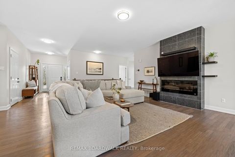 Photo 8 at 400 Cinnamon Crescent, Fitzroy Ward (South West), Carp