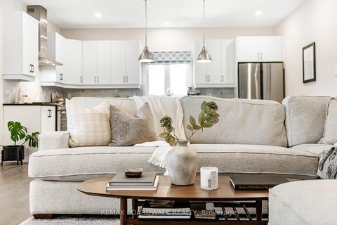 Photo 12 at 400 Cinnamon Crescent, Fitzroy Ward (South West), Carp