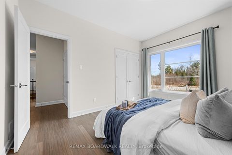 Photo 20 at 400 Cinnamon Crescent, Fitzroy Ward (South West), Carp