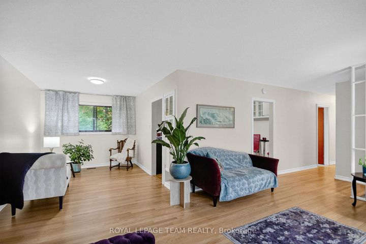 Photo 5 at 46 Quinpool Crescent, Nepean (Arbeatha Park), Ottawa