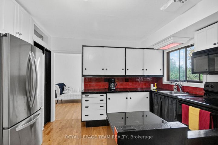 Photo 11 at 46 Quinpool Crescent, Nepean (Arbeatha Park), Ottawa