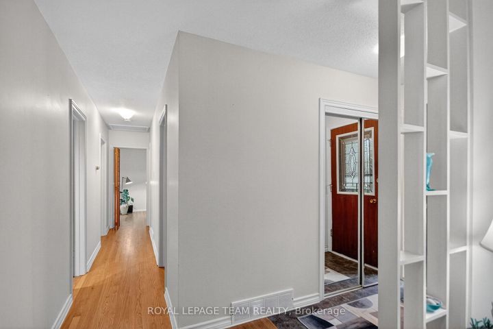 Photo 13 at 46 Quinpool Crescent, Nepean (Arbeatha Park), Ottawa