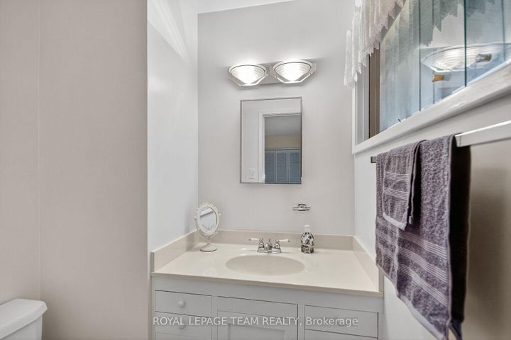 Photo 16 at 46 Quinpool Crescent, Nepean (Arbeatha Park), Ottawa