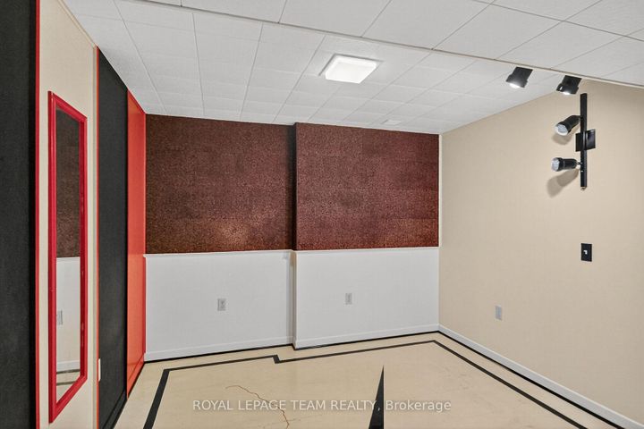 Photo 25 at 46 Quinpool Crescent, Nepean (Arbeatha Park), Ottawa