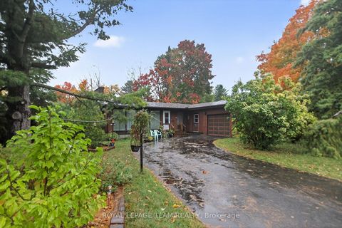 Photo 1 at 46 Quinpool Crescent, Nepean (Arbeatha Park), Ottawa