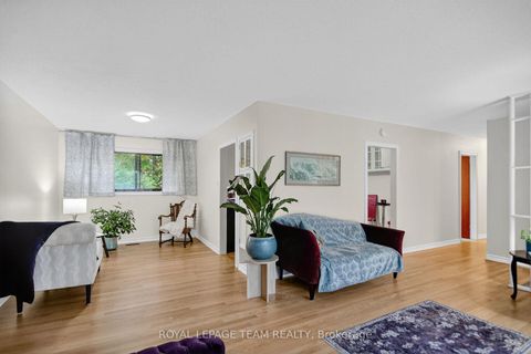 Photo 5 at 46 Quinpool Crescent, Nepean (Arbeatha Park), Ottawa