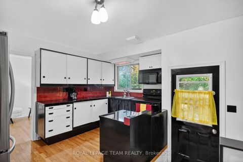 Photo 10 at 46 Quinpool Crescent, Nepean (Arbeatha Park), Ottawa
