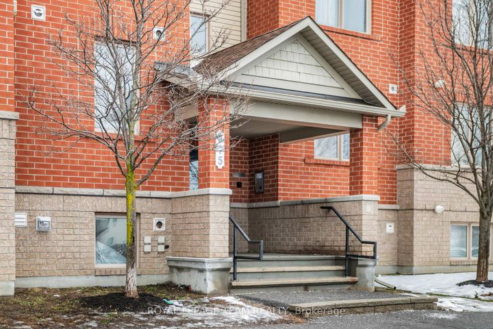 Photo 27 at 8 - 575 STONEFIELD Private, Nepean (Barrhaven East), Ottawa