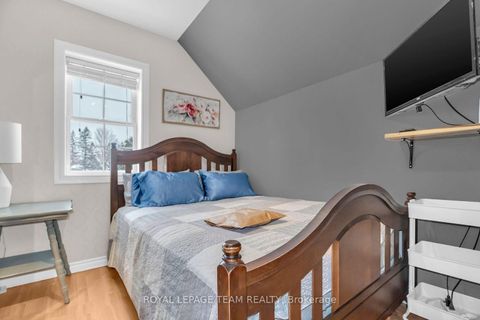 Photo 10 at 133 Mary Street N, Carleton Place