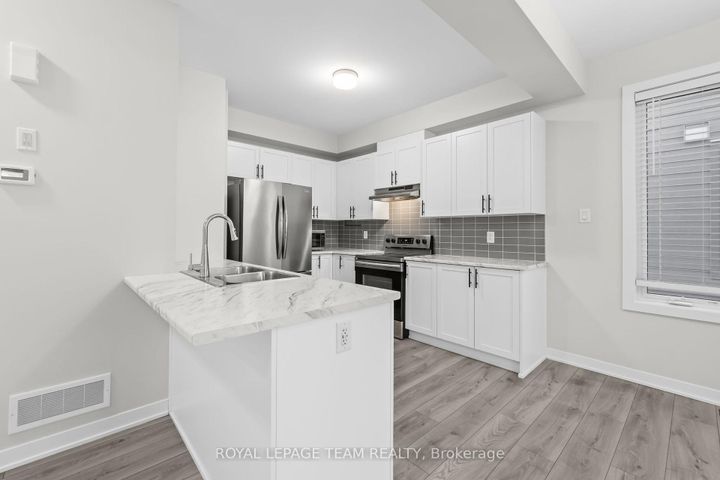 Photo 5 at 335 Catsfoot Walk, Nepean (Half Moon Bay), Ottawa