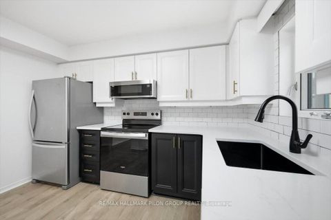 Photo 5 at 505 - 330 Centrum Boulevard, Bilberry Creek/Queenswood Heights, Orleans