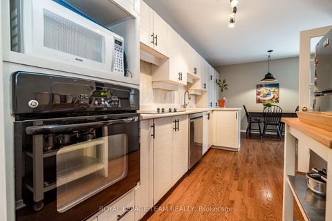 Photo 11 at 13 - 25 Pine Needles Court, Stittsville (Central), Stittsville