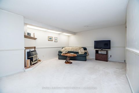 Photo 25 at 13 - 25 Pine Needles Court, Stittsville (Central), Stittsville