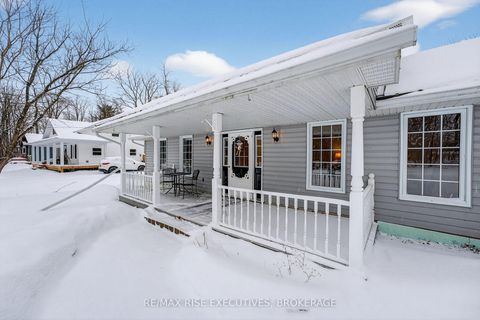 Photo 1 at 8 New Street, Rideau Lakes (Newboro) Twp, Rideau Lakes