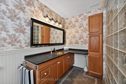 Photo 18 at 8 New Street, Rideau Lakes (Newboro) Twp, Rideau Lakes