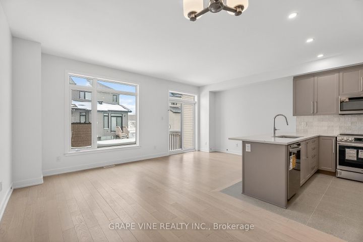 Photo 7 at 503 Corretto Street, Nepean (Heritage Park), Ottawa