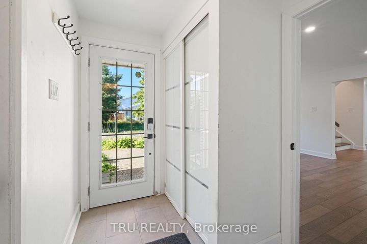 Photo 19 at 12 Apache Crescent, Nepean (City View/Skyline/Fisher Heights/Parkwood Hills), Ottawa