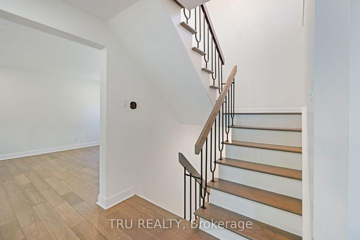 Photo 21 at 12 Apache Crescent, Nepean (City View/Skyline/Fisher Heights/Parkwood Hills), Ottawa