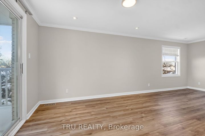 Photo 24 at 12 Apache Crescent, Nepean (City View/Skyline/Fisher Heights/Parkwood Hills), Ottawa