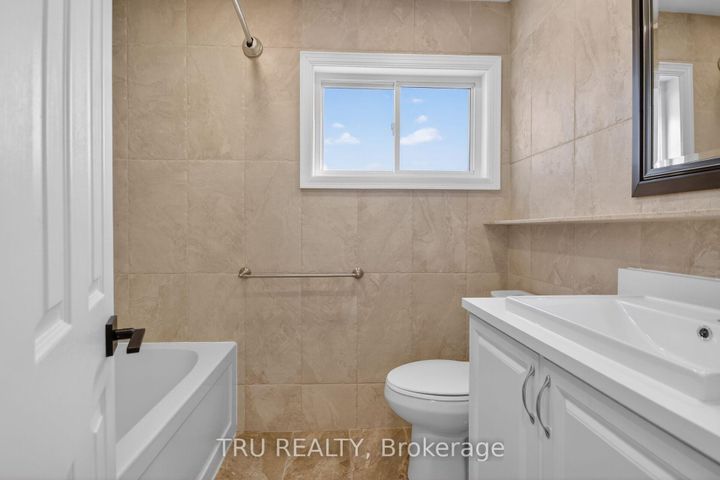 Photo 26 at 12 Apache Crescent, Nepean (City View/Skyline/Fisher Heights/Parkwood Hills), Ottawa