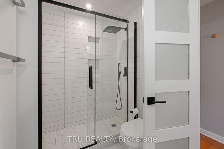 Photo 32 at 12 Apache Crescent, Nepean (City View/Skyline/Fisher Heights/Parkwood Hills), Ottawa