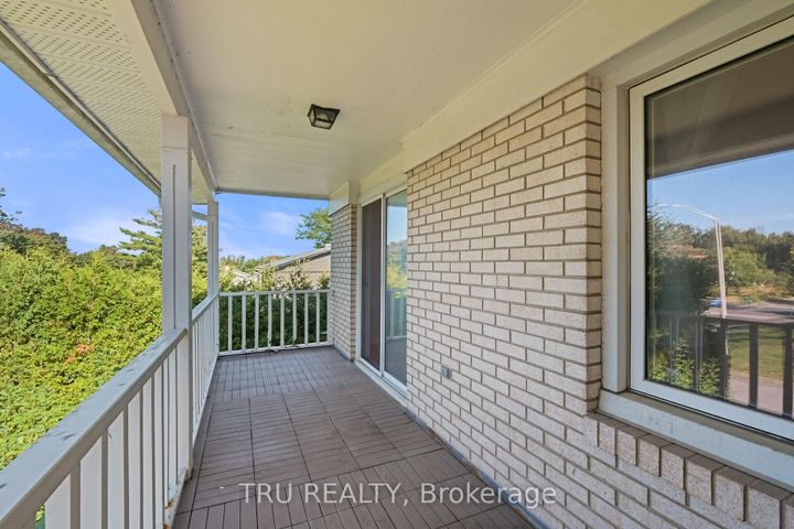 Photo 33 at 12 Apache Crescent, Nepean (City View/Skyline/Fisher Heights/Parkwood Hills), Ottawa