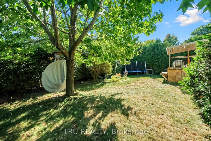 Photo 44 at 12 Apache Crescent, Nepean (City View/Skyline/Fisher Heights/Parkwood Hills), Ottawa