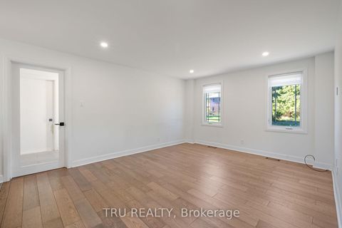 Photo 10 at 12 Apache Crescent, Nepean (City View/Skyline/Fisher Heights/Parkwood Hills), Ottawa