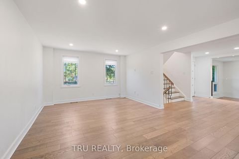 Photo 12 at 12 Apache Crescent, Nepean (City View/Skyline/Fisher Heights/Parkwood Hills), Ottawa