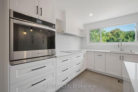 Photo 18 at 12 Apache Crescent, Nepean (City View/Skyline/Fisher Heights/Parkwood Hills), Ottawa