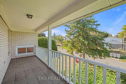 Photo 34 at 12 Apache Crescent, Nepean (City View/Skyline/Fisher Heights/Parkwood Hills), Ottawa