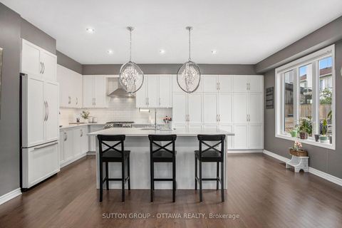 Photo 9 at 156 Asper Trail Circle, Emerald Meadows/Trailwest, Kanata