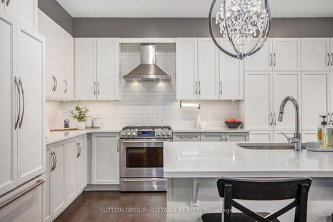 Photo 11 at 156 Asper Trail Circle, Emerald Meadows/Trailwest, Kanata