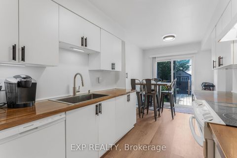 Photo 12 at 44 TOBERMORY Crescent, Morgan's Grant/South March, Kanata