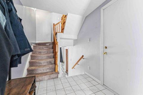 Photo 3 at 648 Brome Crescent, Fallingbrook/Ridgemount, Orleans