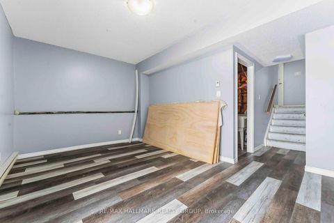 Photo 13 at 648 Brome Crescent, Fallingbrook/Ridgemount, Orleans