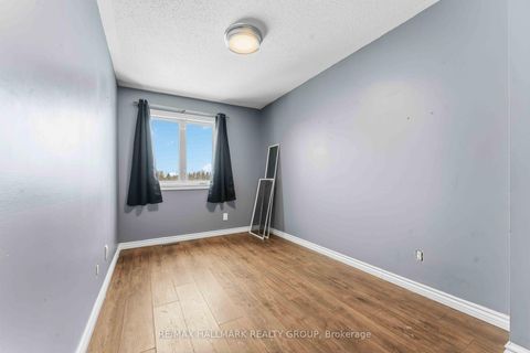 Photo 21 at 648 Brome Crescent, Fallingbrook/Ridgemount, Orleans