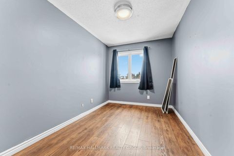 Photo 22 at 648 Brome Crescent, Fallingbrook/Ridgemount, Orleans