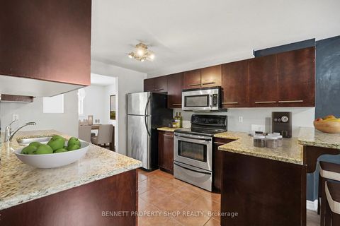 Photo 3 at 41 - 209 Ridgepark Private, Nepean (Meadowlands/Crestview), Ottawa
