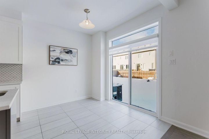 Photo 13 at 850 Cappamore Drive, Nepean (Half Moon Bay), Ottawa