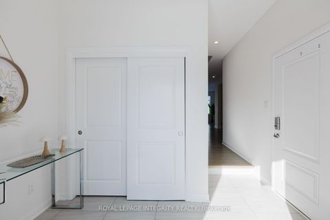 Photo 2 at 850 Cappamore Drive, Nepean (Half Moon Bay), Ottawa